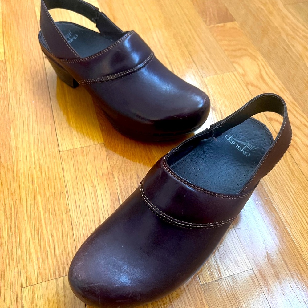 Dansko Pearl Leather Clog in Chocolate Brown Sz. 39